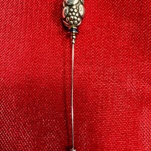 Vintage Ornate Art Nouveau Stick Pin